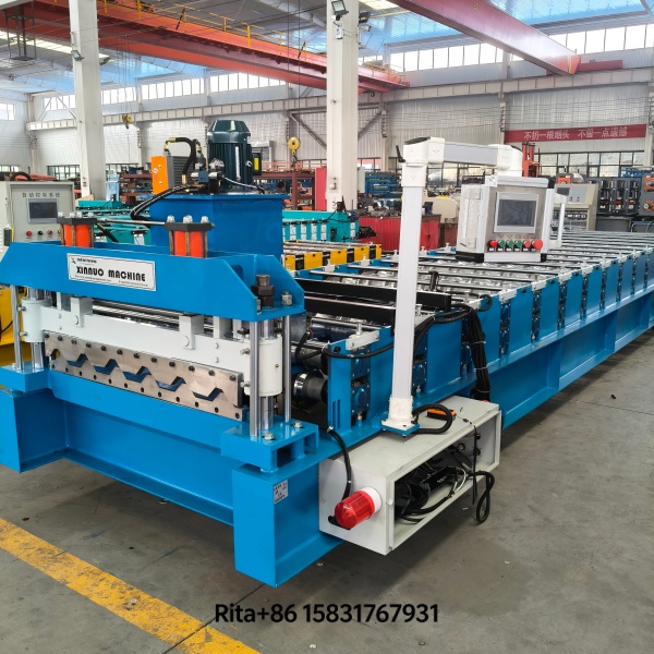 Machine main body of the Brazil 980 IBR roof panel roll forming machine