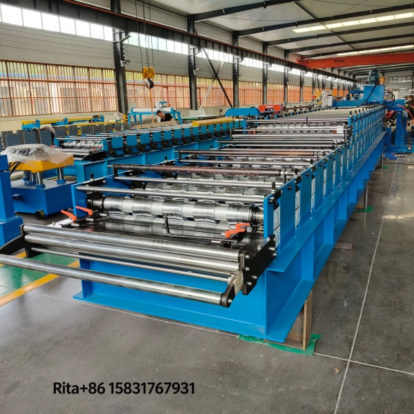 Machine main body left side view showing the dual-layer roll forming stations and structural frame