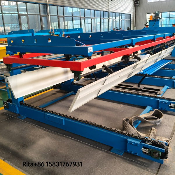 Machine main body right side perspective displaying the overall structural framework and safety guards