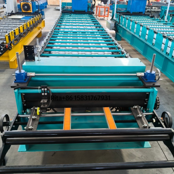 Automatic decoiler and feeding section ensuring smooth and scratch-free material loading