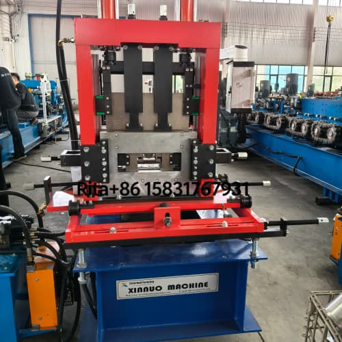 Precision hydraulic shearing system and guide pillars for clean cutting
