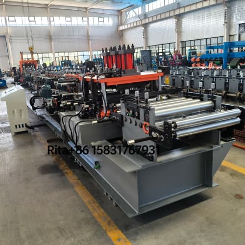 Automatic feeding and leveling section for steel coil processing