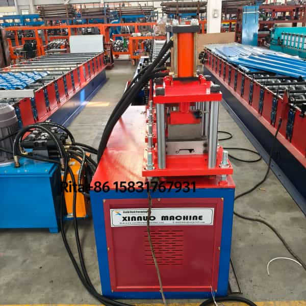 Precision hydraulic shearing system and guide pillars for clean cutting