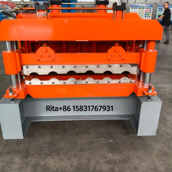 Precision hydraulic shearing system and guide pillars for clean cutting