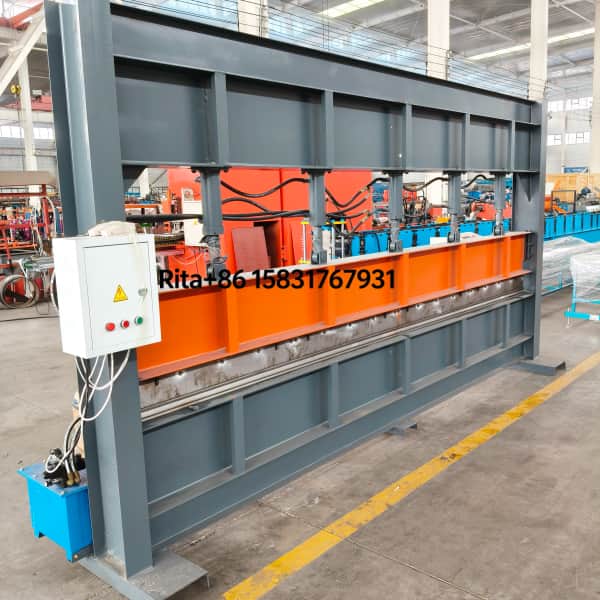Left Side View of Hydraulic Bending Equipment