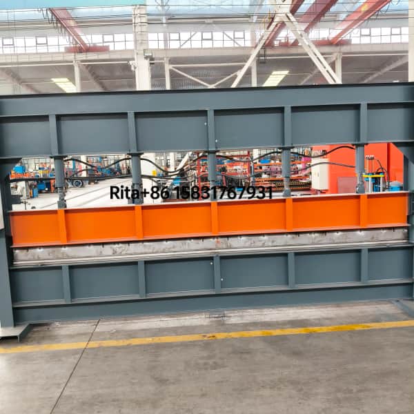 Front View of Hydraulic Bending Machine