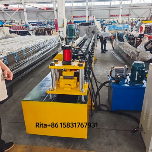Hydraulic cutting mechanism of roller shutter door roll forming machine
