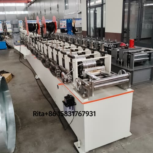 Feeding section structure for metal shutter guide rail forming equipment