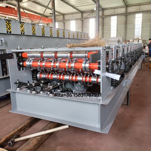 Roll forming machine station of EPS sandwich panel continuous production line