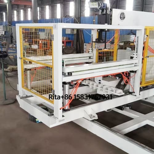 Fixed length cutting equipment for continuous sandwich panel machine line