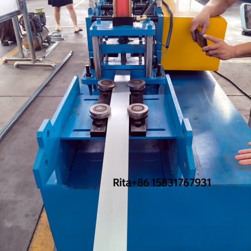 Feeding Part of the roll former ensuring smooth aluminum coil entry