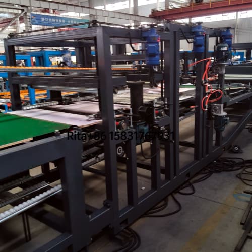 Glue spraying and dripping system of Z lock sandwich panel machine line