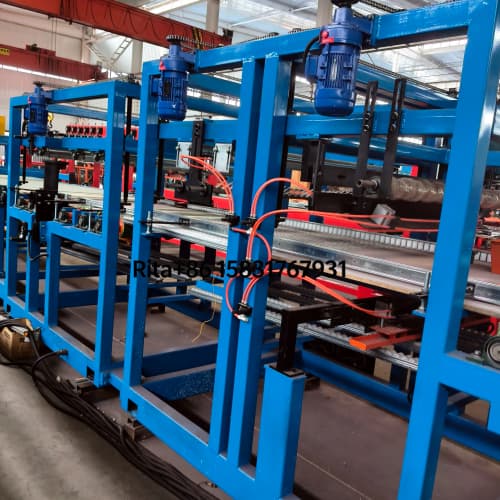 Glue spraying and dripping system of Z lock sandwich panel machine line