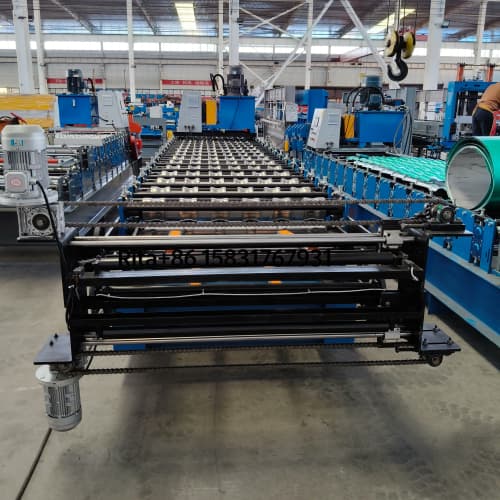 Double layer machine material feeding section