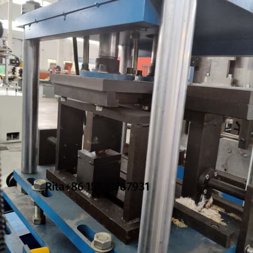 Automatic hydraulic cutting section of the Industrial C Z Purlin Roll Forming Machine Production Line with flying cut system