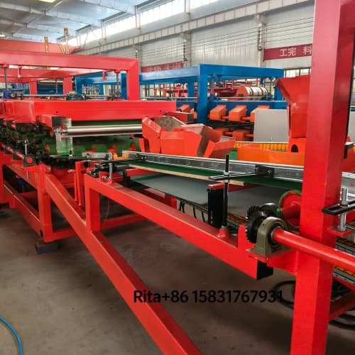 Glue spraying and dripping part of sandwich panel machine line for uniform adhesive application