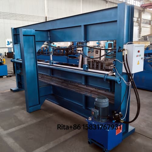 Right view of simple hydraulic press brake for metal plate bending machine
